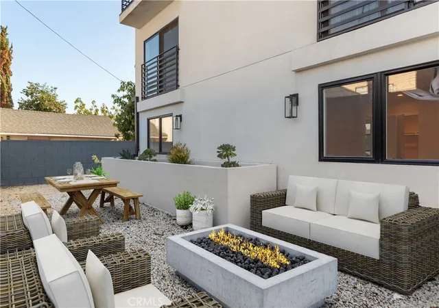 5th image of 1724 Menlo Ave, Los Angeles, CA 90006 | MLS# BB26115819