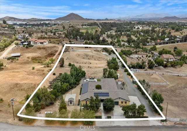 Photo 3 of Mansion for sale at 16420 Rocky Glen Rd, Perris, CA 92570 | MLS# IG26099205 | Listing updated on 2026-10-02