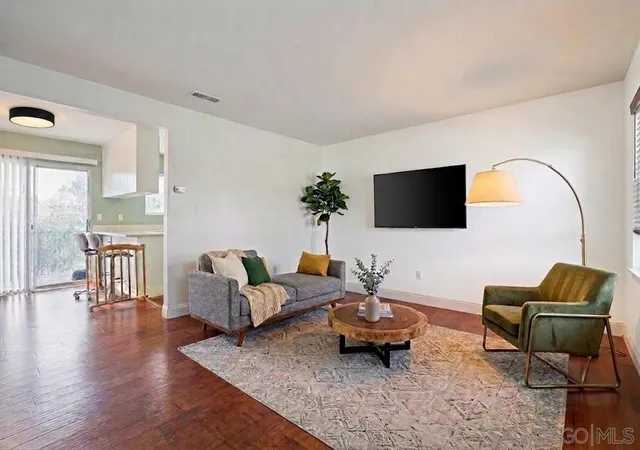 2nd image of 477 S Lincoln Ave, El Cajon, CA 92020 | MLS# 260012897SD