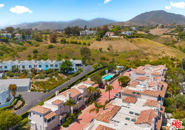 Homes for sale in Malibu, CA | 6435 Zumirez Drive, Malibu, CA 90265 | Houzeo