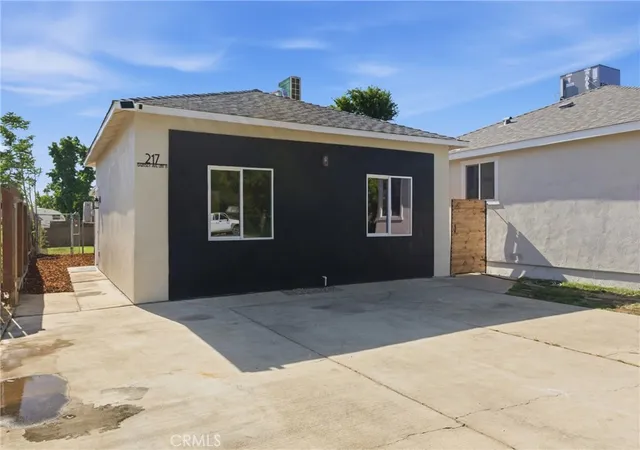 3rd image of 217 Garnsey Ave, Bakersfield, CA 93309 | MLS# SR26115922
