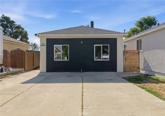 4th image of 217 Garnsey Ave, Bakersfield, CA 93309 | MLS# SR26115922