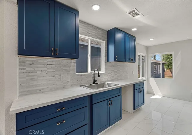 Listing Photo 2 - Condo for sale in building located at 217 Garnsey Ave, Bakersfield, CA 93309 - Unit #