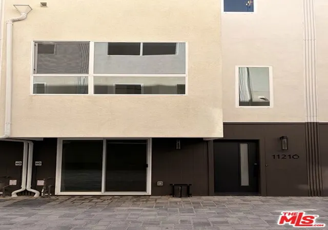 31st image of 11222 W Victory Blvd #2, North Hollywood, CA 91606 | MLS# 26839865