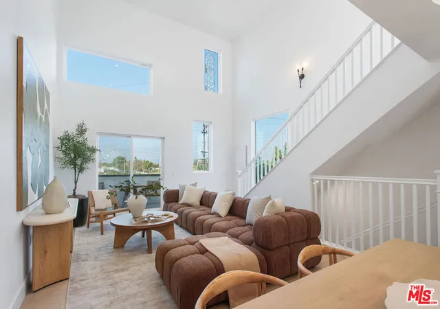 4th image of 11222 W Victory Blvd #2, North Hollywood, CA 91606 | MLS# 26839865