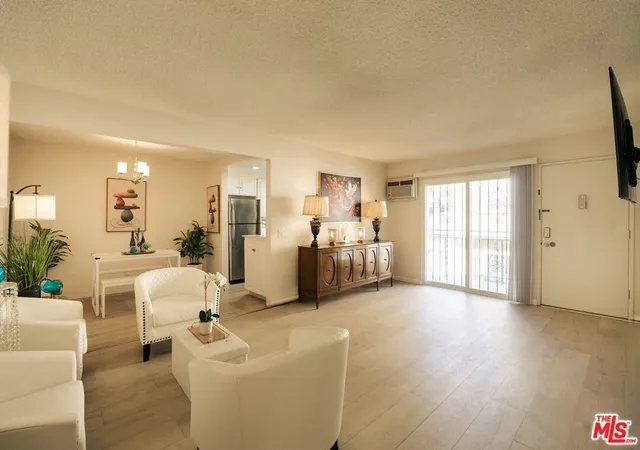 Photo 3 of Sale Pending at 1754 N Kenmore Ave #202, Los Angeles, CA 90027 | MLS# 26839963 | Listing updated on 2026-09-16