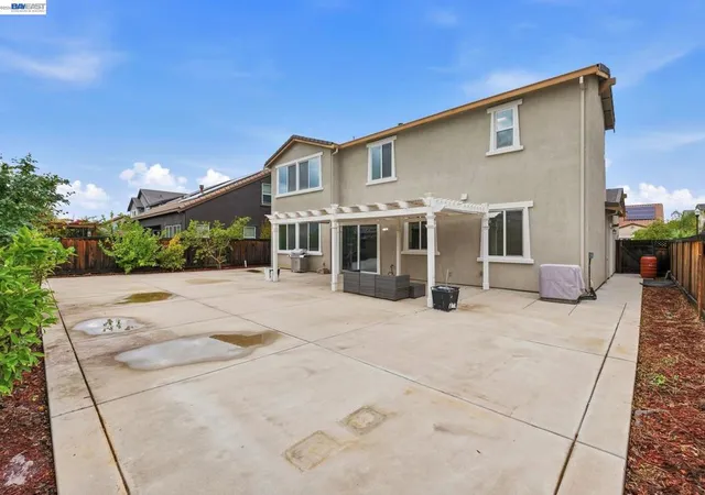 Homes for sale in Brentwood, CA | 574 Mandevilla Dr, Brentwood, CA 94513 | MLS# 41136314
