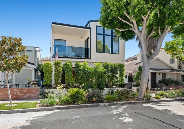 1st image of 1717 E Ocean Blvd, Newport Beach, CA 92661 | MLS# NP26116066