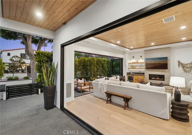 5th image of 1717 E Ocean Blvd, Newport Beach, CA 92661 | MLS# NP26116066