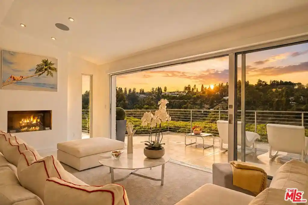 Photo 1 of Single family home for sale at 9422 Readcrest Dr, Beverly Hills, CA 90210 | MLS# 26838623 | Listing updated on 2026-10-28