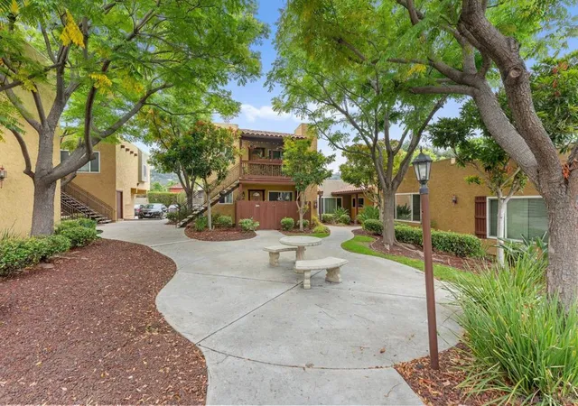 Listing Photo 5 - Condo for sale in building located at 1000 Estes St, El Cajon, CA 92020 - Unit #31
