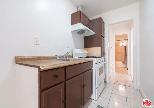 5th image of 341 E 71St St, Los Angeles, CA 90003 | MLS# 26839027