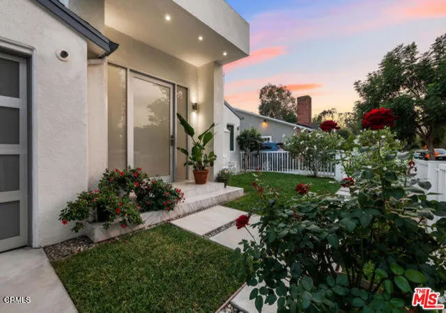 2nd image of 11314 Gladwin St, Los Angeles, CA 90049 | MLS# P1-27345
