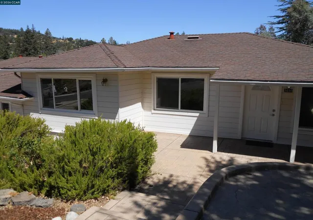 Homes for sale in Lafayette, CA | 3690 Sundale #unit 2, Lafayette, CA 94549 | MLS# 41136345