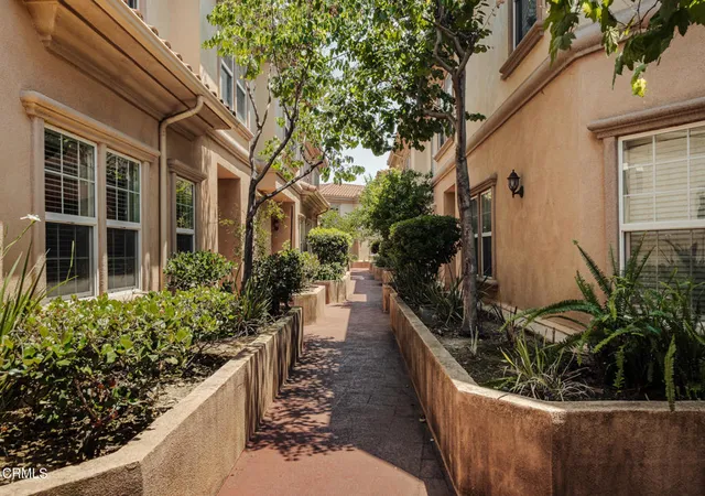Homes for sale in La Crescenta, CA | 3974 Pennsylvania Ave #110, La Crescenta, CA 91214 | MLS# P1-27348