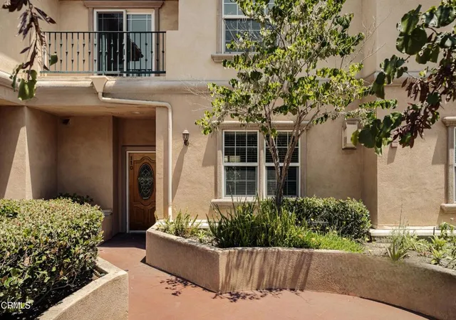 Homes for sale in La Crescenta, CA | 3974 Pennsylvania Ave #110, La Crescenta, CA 91214 | MLS# P1-27348