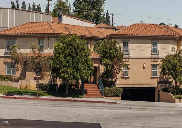 Homes for sale in La Crescenta, CA | 3974 Pennsylvania Ave #110, La Crescenta, CA 91214 | MLS# P1-27348