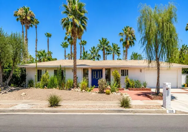 3rd image of 1318 E Via Escuela, Palm Springs, CA 92262 | MLS# 260012960SD