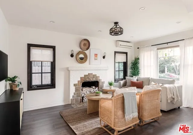 3rd image of 428 N Alta Vista Blvd, Los Angeles, CA 90036 | MLS# 26830245