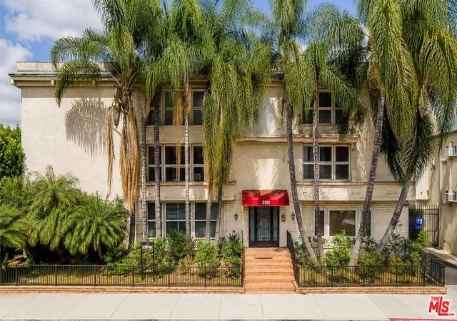 Homes for sale in Encino, CA | 5301 Yarmouth Ave #10, Encino, CA 91316 | MLS# 26839499