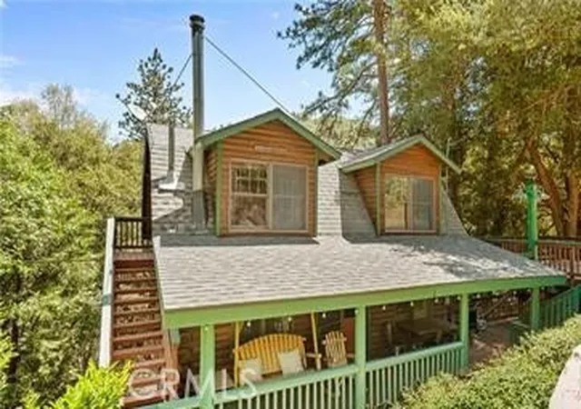 Photo 2 of Single family home for sale at 379 Dorn, Crestline, CA 92325 | MLS# IG26115386 | Listing updated on 2026-10-03
