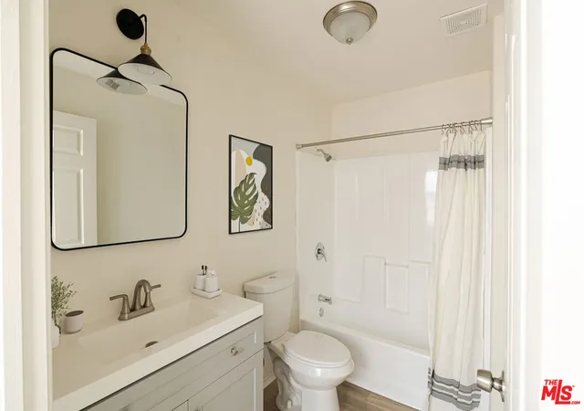 2nd image of 8624 S Main St, Los Angeles, CA 90003 | MLS# 26838969