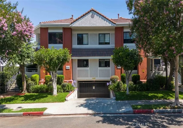 1st image of 301 W Loraine St #5, Glendale, CA 91202 | MLS# GD26111886