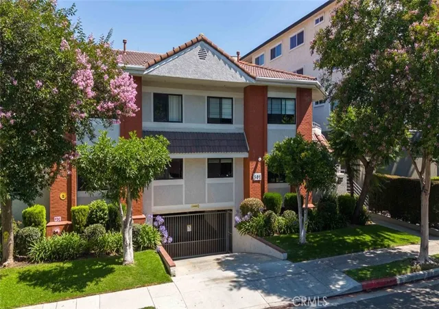3rd image of 301 W Loraine St, Glendale, CA 91202