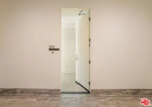 2nd image of 425 N Palm Dr #101, Beverly Hills, CA 90210 | MLS# 26839383