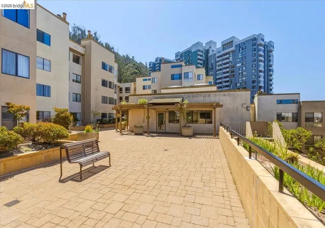 Condo for sale at 545 Pierce St #2313, Albany, CA 94706 | MLS# 41136397