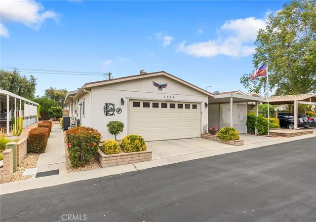 Photo 3 of Manufactured home for sale at 1474 Bishop Dr, Hemet, CA 92545 | MLS# SW26115714 | Listing updated on 2026-10-06