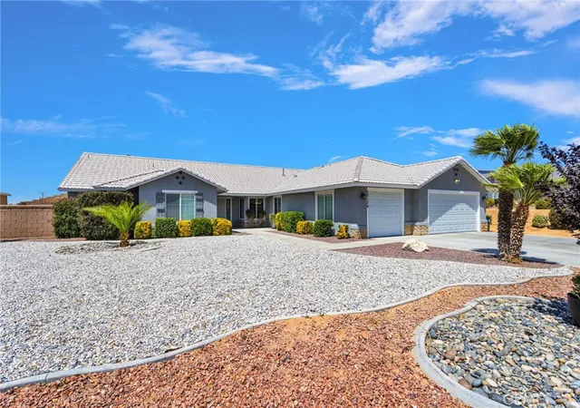3rd image of 20134 Skyline Ranch Dr, Apple Valley, CA 92308 | MLS# HD26115954