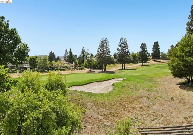Townhouse for sale at 1251 Cyn Side Ave, San Ramon, CA 94582 | MLS# 41136423