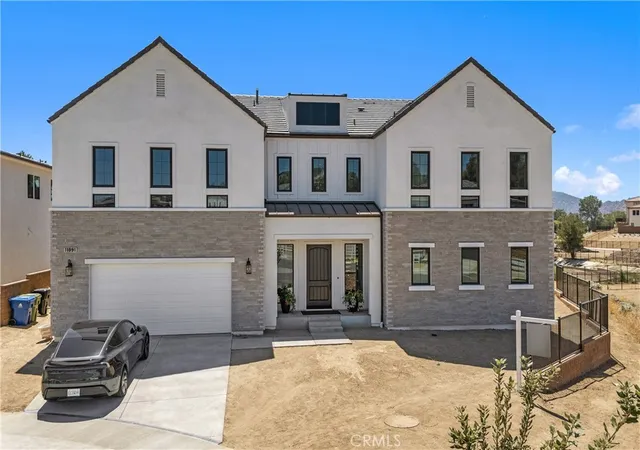 Photo 2 of Single family home for sale at 11091 Woodcrest Ct, Chatsworth, CA 91311 | MLS# SR26116532 | Listing updated on 2026-09-23