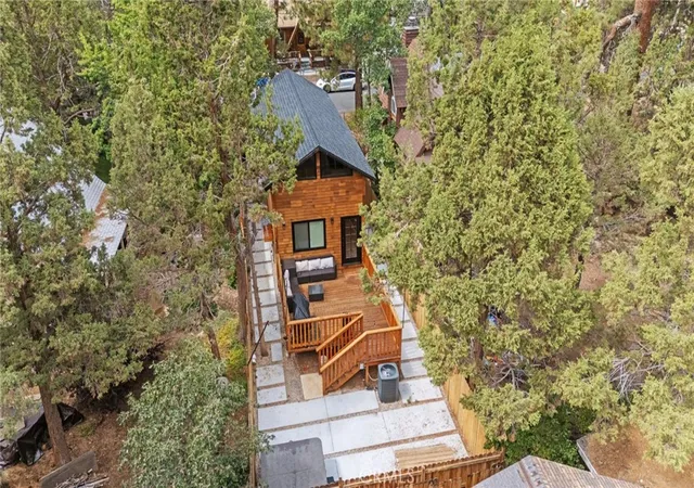 2nd image of 547 Holmes, Sugarloaf, CA 92386 | MLS# DW26116612