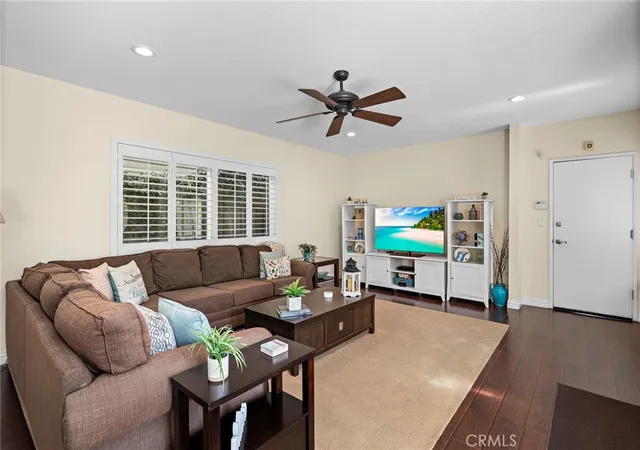 4th image of 207 Memphis Ave, Huntington Beach, CA 92648 | MLS# OC26114976
