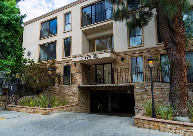 Homes for sale in Sherman Oaks, CA | 15344 Weddington St #104, Sherman Oaks, CA 91411 | MLS# SR26115942