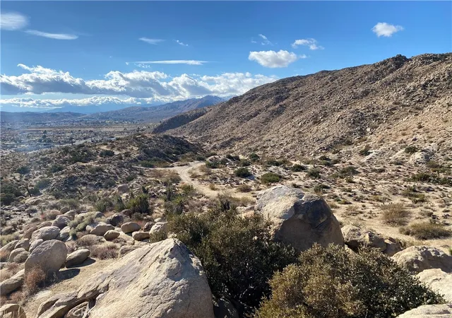 2nd image of 5952913 Palm, Yucca Valley, CA 92284 | MLS# JT26115671