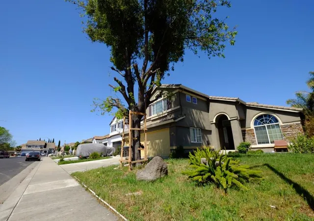 Homes for sale in Stockton, CA | 1831 Oakley Ct, Stockton, CA 95206 | MLS# ML82048994