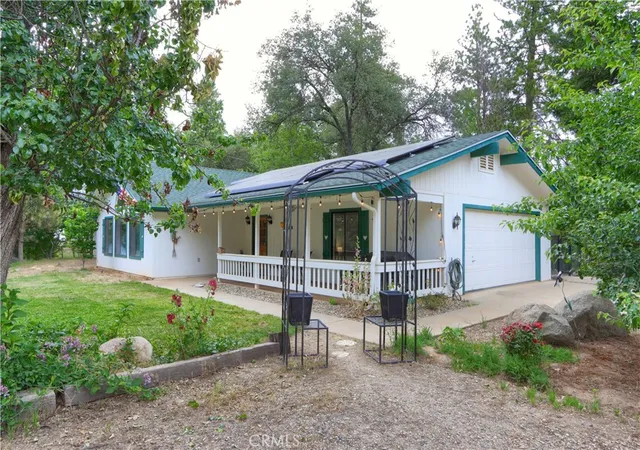 Photo 3 of Single family home for sale at 36686 Mattie Fhy Ct, Coarsegold, CA 93614 | MLS# MP26116459 | Listing updated on 2026-10-07