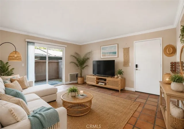 Listing Photo 4 - Condo for sale in building located at 20702 El Toro Rd, Lake Forest, CA 92630 - Unit #231
