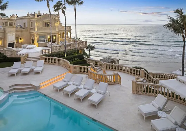 3rd image of 1900 Spindrift Dr, La Jolla, CA 92037 | MLS# 260013034SD