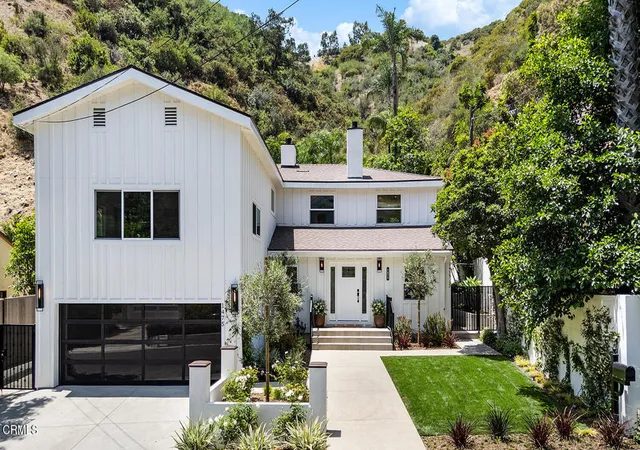 Photo 3 of Single family home for sale at 1475 N Bundy Dr, Los Angeles, CA 90049 | MLS# P1-27361 | Listing updated on 2026-09-30