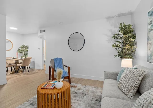 3rd image of 1030 Robinson Ave #210, San Diego, CA 92103 | MLS# 260013043SD