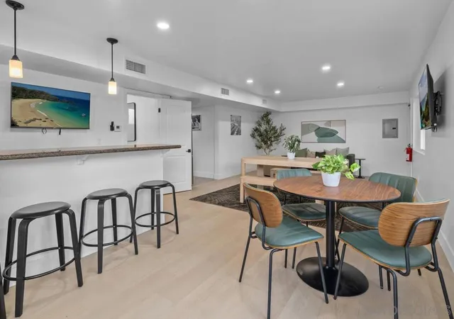 2nd image of 1030 Robinson Ave, San Diego, CA 92103