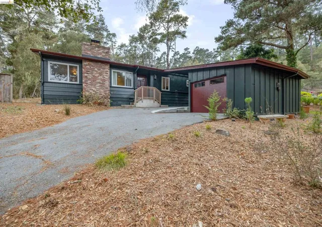 Photo 2 of Single family home for sale at 249 Mar Vista Dr, Monterey, CA 93940 | MLS# 41136473 | Listing updated on 2026-10-09