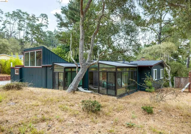 Photo 4 of Single family home for sale at 249 Mar Vista Dr, Monterey, CA 93940 | MLS# 41136473 | Listing updated on 2026-10-09