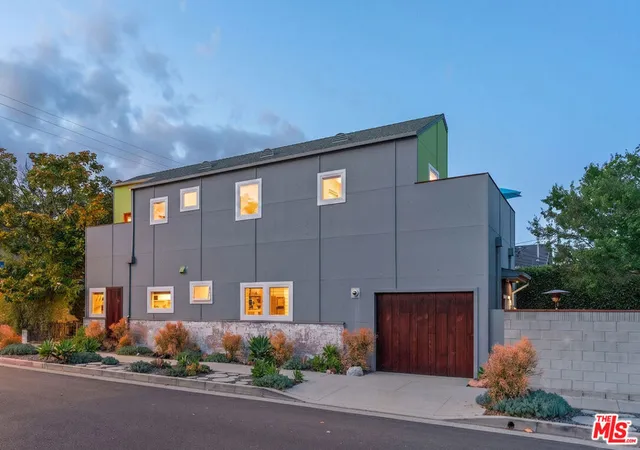 1st image of 11376 Matteson Ave, Los Angeles, CA 90066 | MLS# 26839495