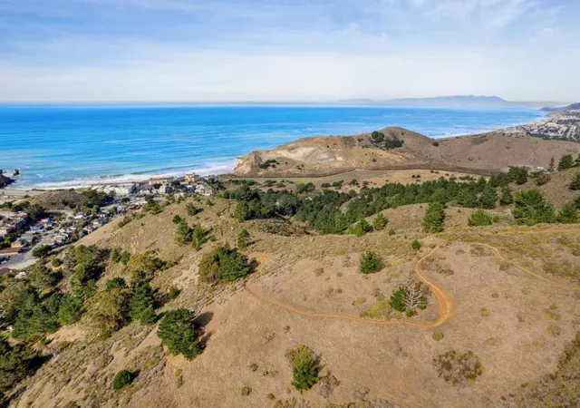 1st image of 0 Calera, Pacifica, CA 94044 | MLS# ML82049079