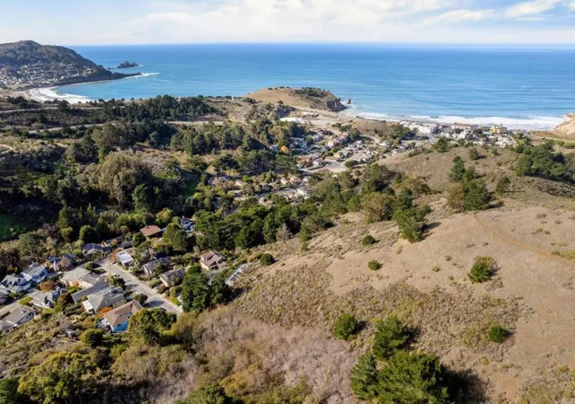 3rd image of 0 Calera, Pacifica, CA 94044 | MLS# ML82049079
